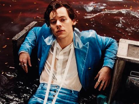 Lights Up Harry Styles Regresa Con Nueva Canción Y Video — Rockandpop