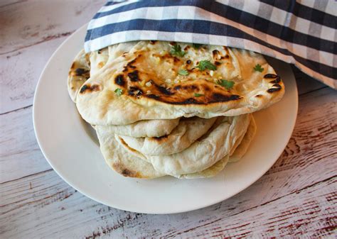 Homemade Naan / Tandoori Roti: Easy, Fluffy Flatbread