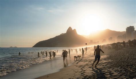 Best Beaches in Rio de Janeiro For Swimming, Surfing, or Relaxing