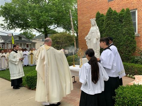 Cardinal Dolan Celebrates Our Lady Queen Of Peace Churchs 100th