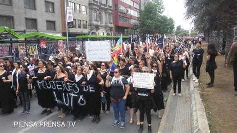 Mujeres De Luto Marchan En Santiago En Memoria De Los Ca Dos