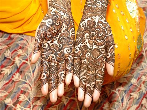 15 Latest Khafif Mehndi Designs And Its Specialities