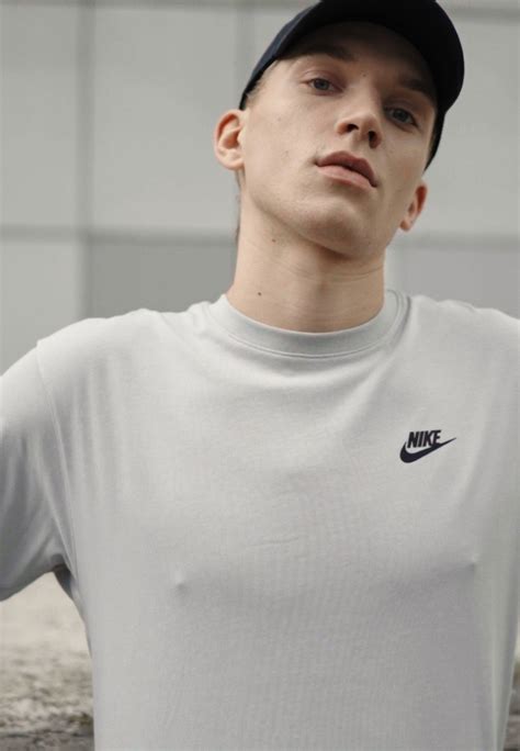 Nike Sportswear T Shirt Basic Grey Fog Black Grau Zalando Ch