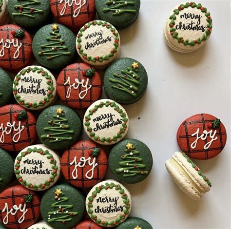 Pin By Alecsandra De Lima On Macaron In Christmas Macarons