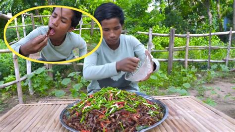 Eating Grasshopper Very Delicious Ăn Châu Chấu Rất Ngon Yummy Yummy Mukbang Cooking Food