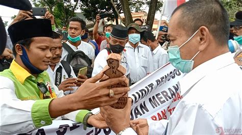 Anggota Dprd Meranti Kosong Falma Matinya Aspirasi Rakyat Sinkap