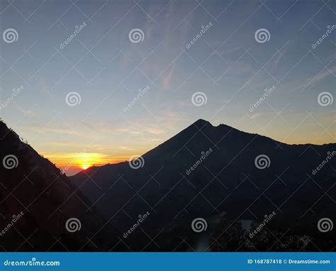 Lombok Vulcano Rinjani Sunrise Stock Photo - Image of vulcano, lombok: 168787418