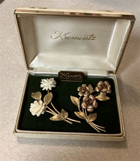 Vintage K Gold Overlay Krementz Flower Brooches W Gem