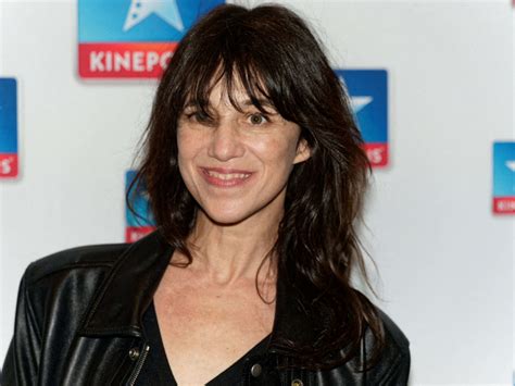 Charlotte Gainsbourg Rend Un Bel Hommage à Son Père Et Annonce Une