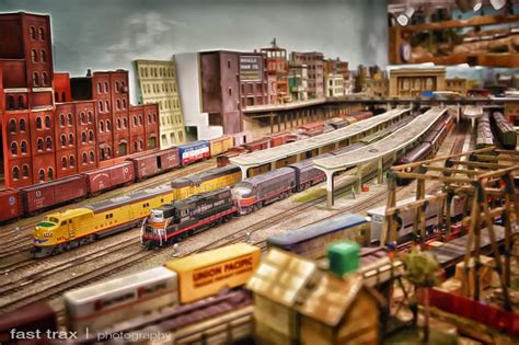 scale model trains scenery from http://modeltrainfigures.com | Model trains, Model train layouts ...