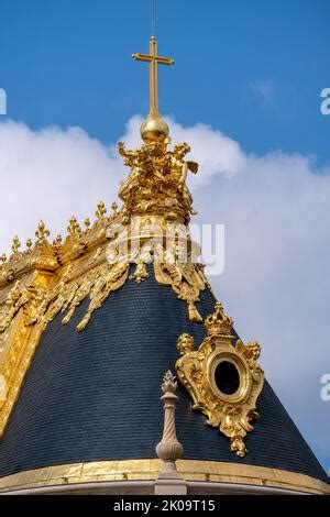 The Royal Chapel Of The Palace Of Versailles Renovated Stock Photo Alamy