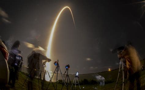 Photos Spacex Launches 60 Starlink Satellites From Cape Canaveral