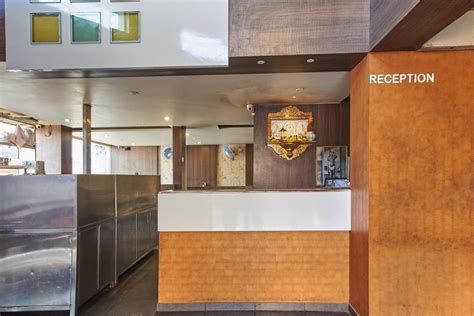 Hotel Anugraha Deluxe 𝗕𝗢𝗢𝗞 Kolhapur Hotel