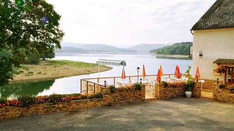 Restaurant Les Terrasses Du Lac Bourgogne Tourisme