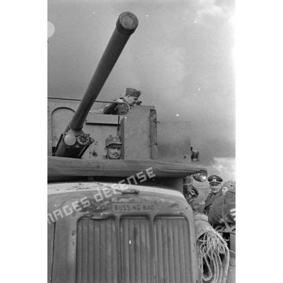 Imagesd Fense Le G N Ral Cavarello Inspecte Un Blind Sdkfz Quip