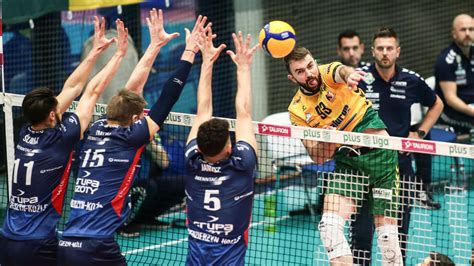 PlusLiga siatkarzy Aluron wygrał w hicie 3 kolejki Przegląd