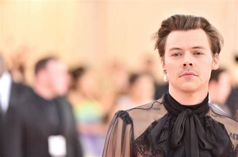 Harry Styles Debuts His Sophomore Solo Album At No 1 With A Massive First Week