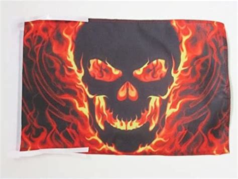 AZ FLAG Flagge Totenkopf MIT Feuer 45x30cm Mit Kordel Pirat Fahne 30