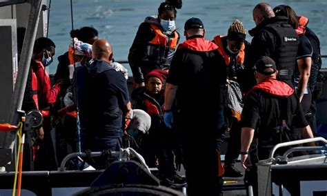 Royaume Uni Plus De Travers Es Ill Gales De La Manche En Une