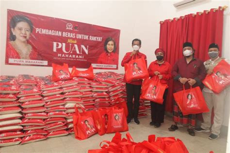 Pdip Bagikan Beras Mbak Puan Kepada Warga Di Awal Antara News