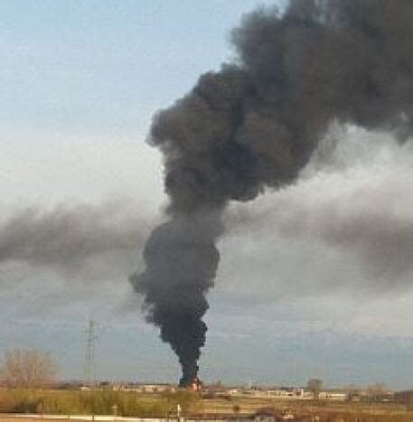 Grosso Incendio In Un Azienda Chimica Allarme Fumi Tossici A Novara