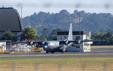 A Ride Around Whenuapai Air Force Base - YESTERDAY'S AIRLINES