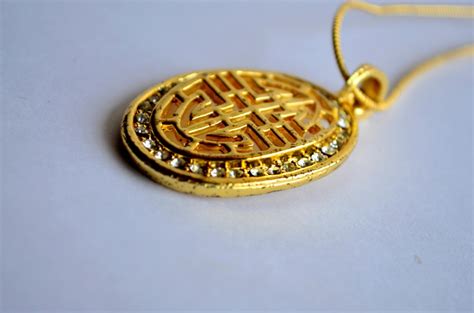 The History and Romance Behind Antique Gold Lockets