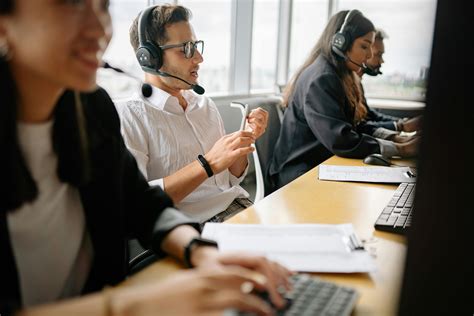 10 Customer Service Tools Call Centers In 2025 For Efficiency