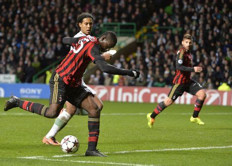 Mario Balotelli Ac Milan Celebrates Scores Editorial Stock Photo ...