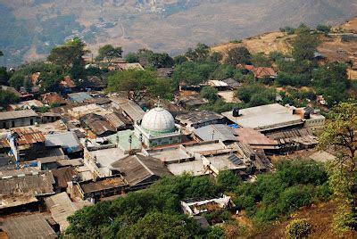 Haji Malang Dargah Near Kalyan City - Beautiful Foothills Photos