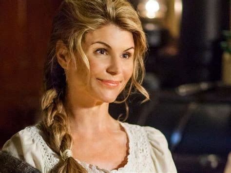 Lori Loughlin Makes First Tv Appearance Post Scandal