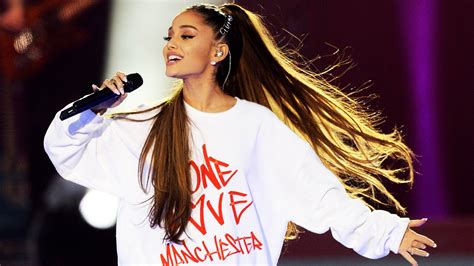 Ariana Grande HD Wallpaper