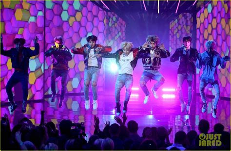 BTS Perform DNA At American Music Awards 2017 Video Photo 1123875