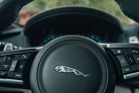 Pożegnajcie się z takimi samochodami jak Jaguar F Pace SVR AutoCentrum pl