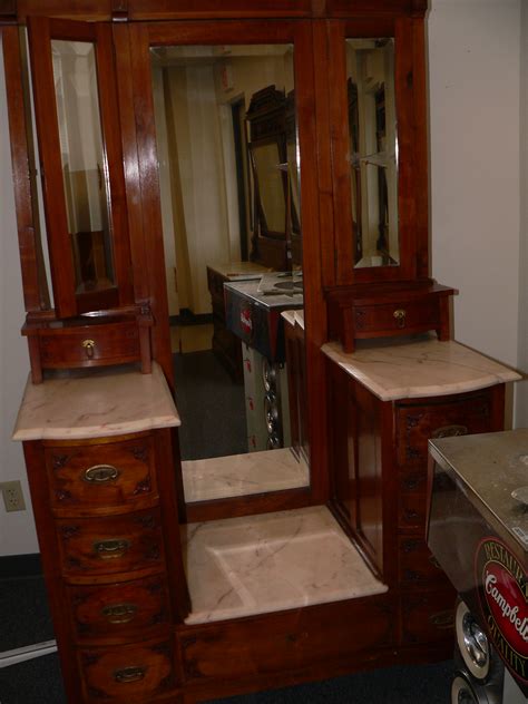 antique Cherry wood bedroom set | InstAppraisal