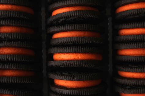 Sugar Coated Inspiration | The sweeter things.: { Orange Oreo Halloween ...