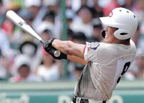 智弁学園の強打者・松本がバックスクリーン弾でダメ押し【甲子園】：中日スポーツ・東京中日スポーツ