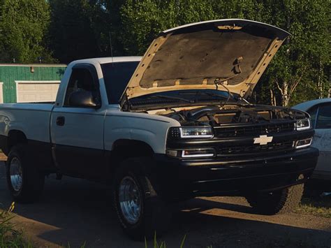 Carlos S 2000 Chevrolet Silverado 1500 Holley My Garage