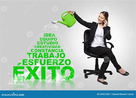 Mujer De Negocios Concepto Del éxito Con Palabras Españolas Foto De Archivo Imagen De Idea