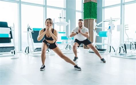 Split Squat Vs Lunge: How They're Different + Why You Should Do Both