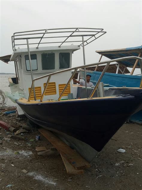 Jasa Pembuatan Produk Fiberglass Murah Indonesia Pembuatan Kapal Pangawas