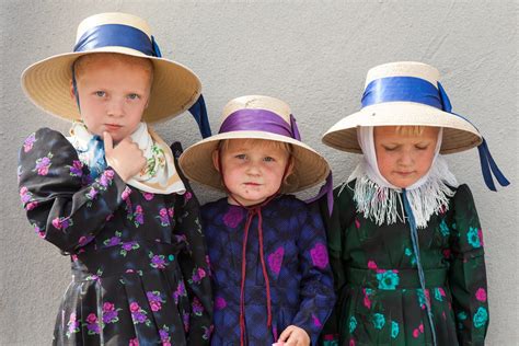 Descubre Las Fascinantes Costumbres De La Comunidad Menonita En