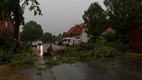 Blitze Starkregen Berschwemmungen Unwetter Lambert Im Norden