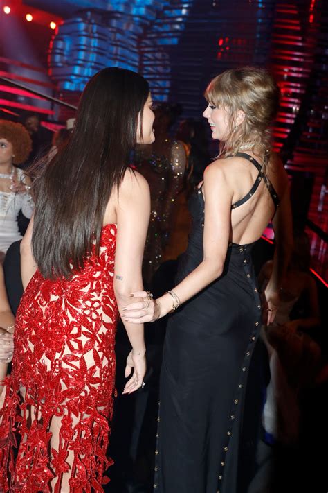 Selena Gomez and Taylor Swift’s Friendship Moments at 2023 VMAs