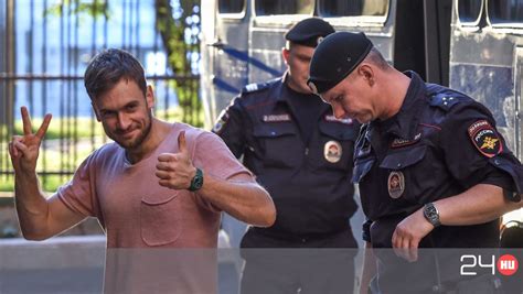 Németországban kezelik majd a Pussy Riot egyik tagját 24 hu