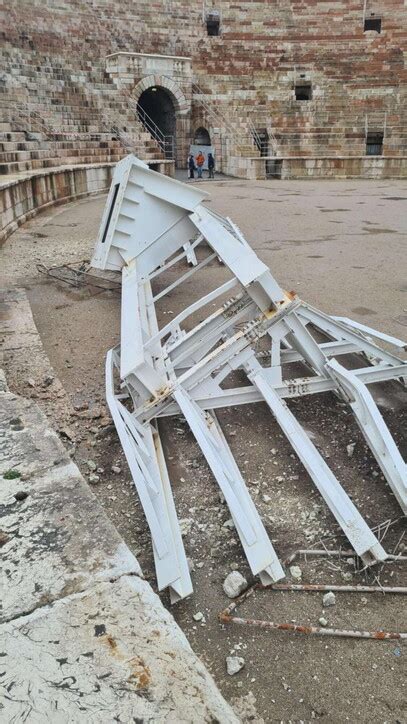 Menestrello Di Pietro Acquafredda Arena Di Verona La Caduta Della