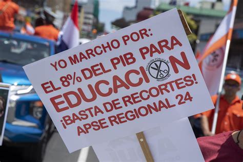 Marcha En Defensa De La Educaci N P Blica Semanario Universidad