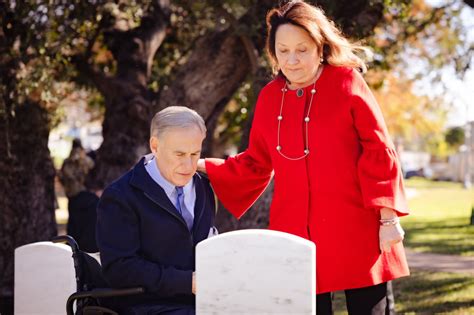 Governor Abbott First Lady Abbott Honor Veterans At Wreaths Across