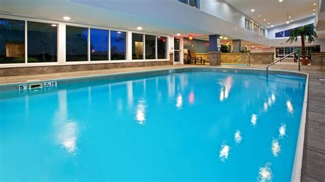 Holiday Inn Express Hotel & Suites Bedford, An IHG Hotel in Bedford ...