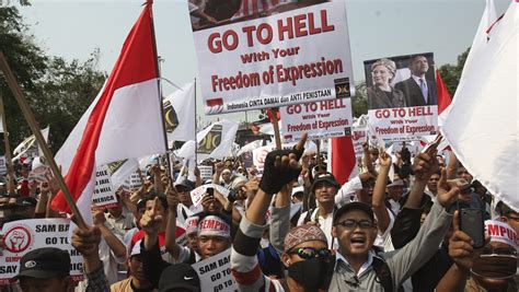 Thousands Of Indonesians Protest Anti Islam Film